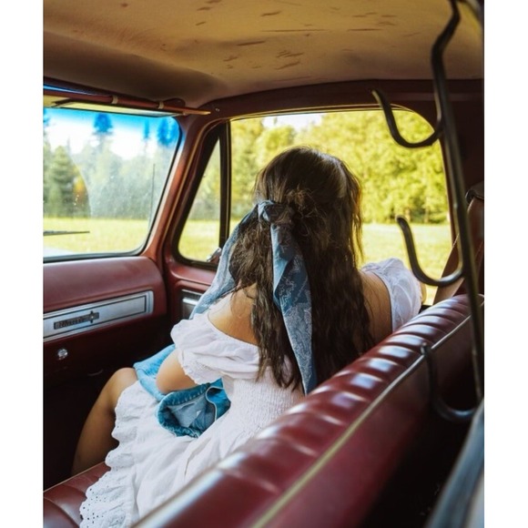 American Eagle Baby Doll Cream Smocked Eyelet Puff Sleeve Tiered‎ Mini Dress M - Picture 4 of 16